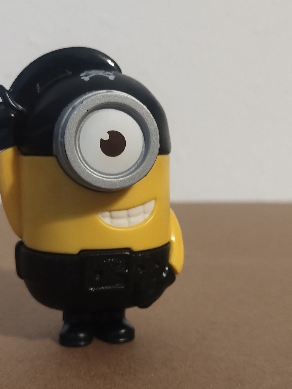 2015 McDonalds Happy Meal Despicable Me Minions no  Talking Toys Pirate